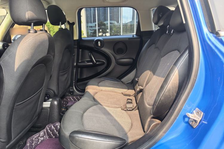 Used MINI Countryman 2014 1.6L COOPER Fun Interior 3