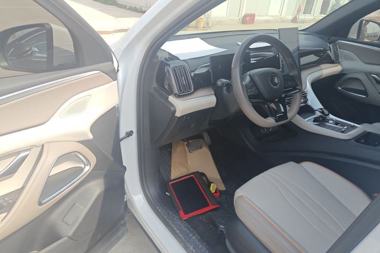 Used BYD Song Pro New Energy 2024 HONOR Edition DM-i 71KM Navigation Model Driver Seat