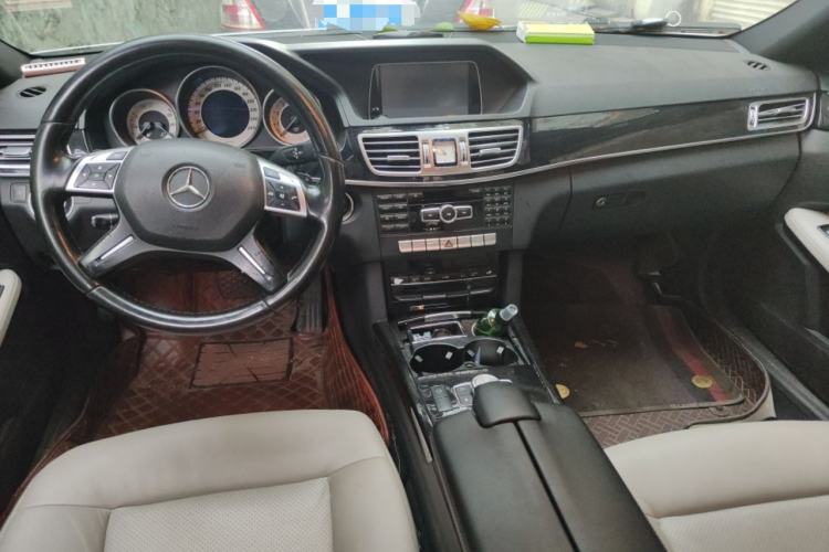Used Mercedes-Benz E-Class 2014 Restyled E 260 L Sport Edition Center Console