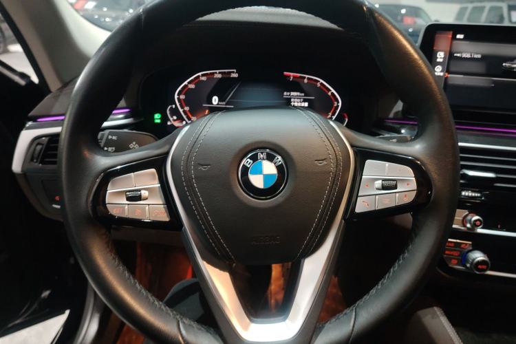 Used BMW 5 Series 2022 Restyled 525Li Luxury Package Steering Wheel