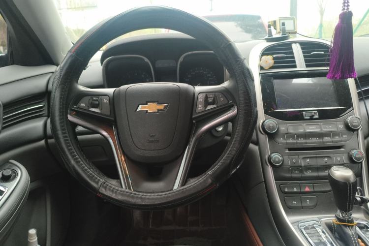 Used Chevrolet Malibu 2013 2.4L Automatic Luxury Edition Steering Wheel