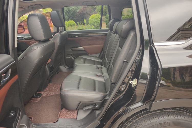 Used GAC Trumpchi GS8 2017 320T Two-Wheel Drive Luxury Smart Connectivity Version (7 Seats) Left Rear Seat