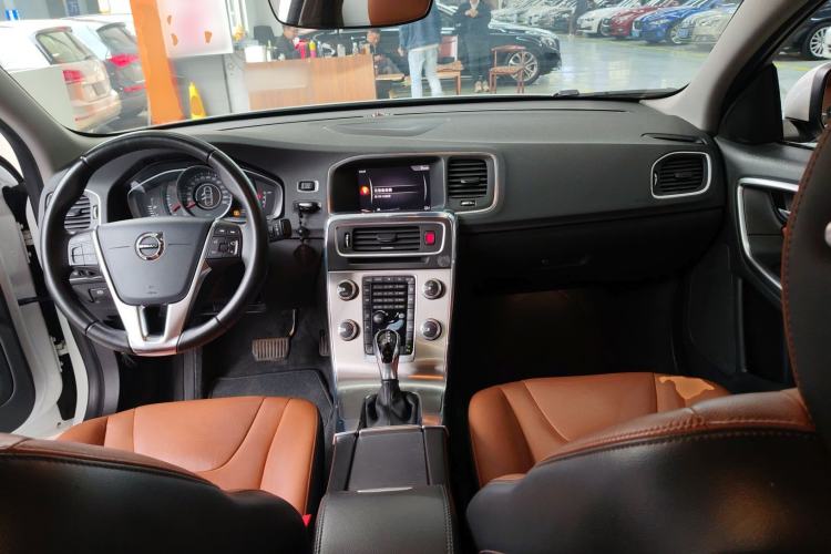 Used Volvo S60 2019 S60L Facelift T5 Intelligent Advanced Edition Center Console