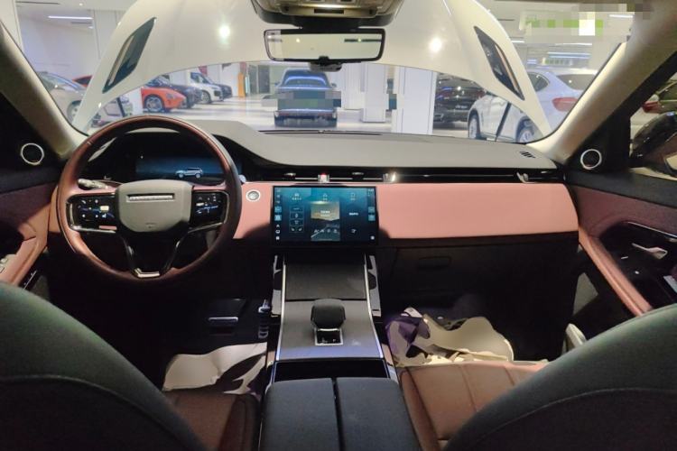 Used Land Rover Range Evoque 2024 Aurora L 249 PS Prestige Light-Chasing Edition
