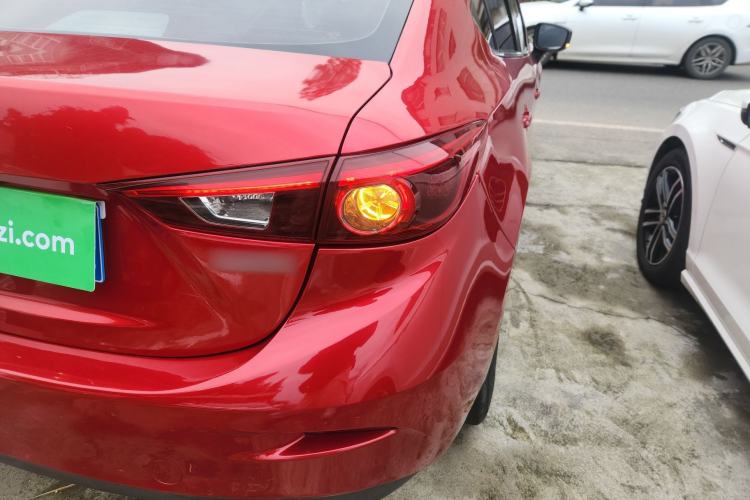 Used Mazda Mazda 3 Axela 2017 Sedan 1.5L Automatic Luxury Model China VI Standard