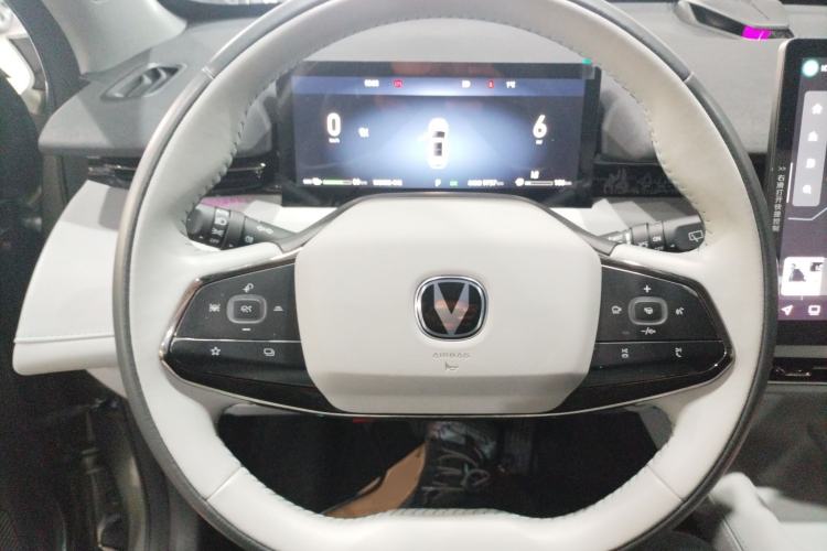 Used CHANGAN UNI-Z New Energy 2024 Blue Whale Smart Electric iDD 125km Excellence Model Steering Wheel