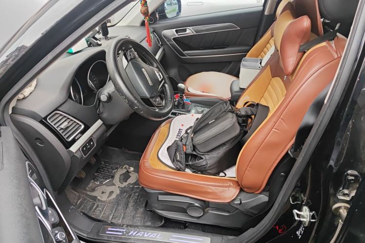 Used Haval H6 Coupe 2015 Blue-Label Facelift 2.0T Manual Two-Wheel Drive Urban Version Left Front Seat