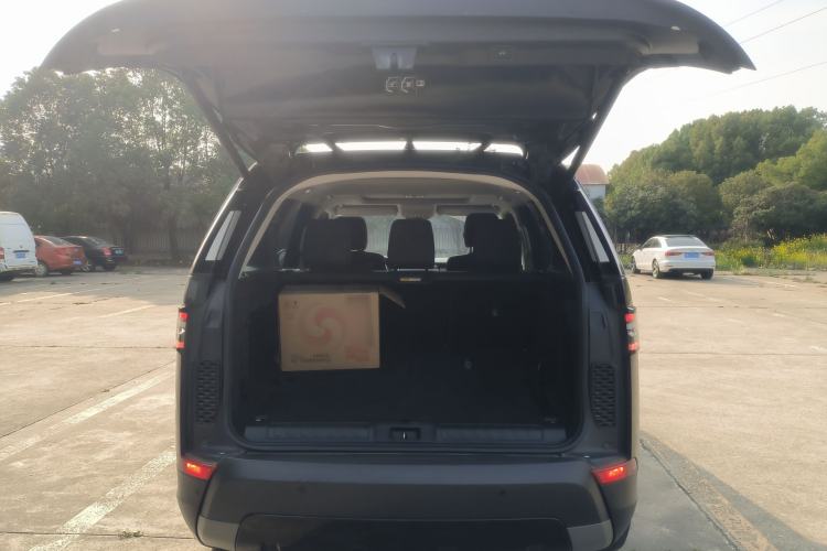 Used Land Rover Discovery 2019 3.0 SC V6 SE Trunk