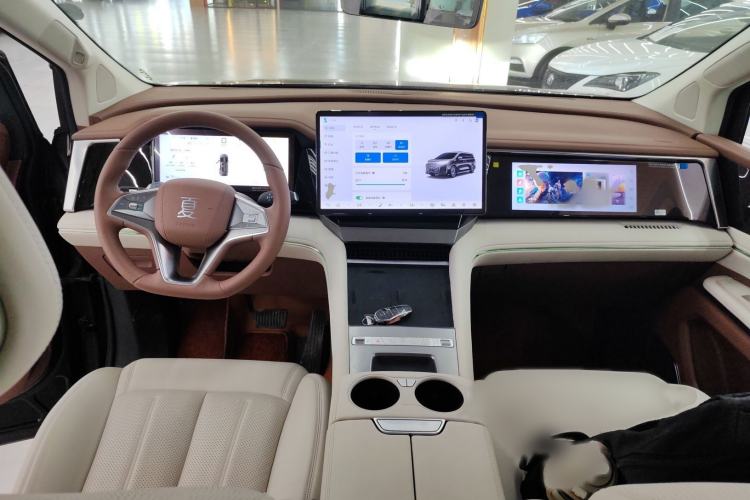 Used BYD Xia 2025 DM-i 1.5T 180km Excellence Model Interior 2