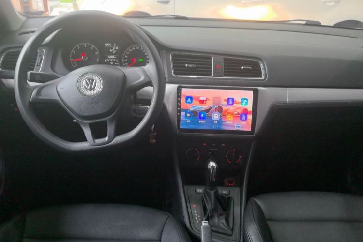 Used Volkswagen Lavida 2018 Classic 1.5L Automatic Fashion Edition China VI Standard Center Console