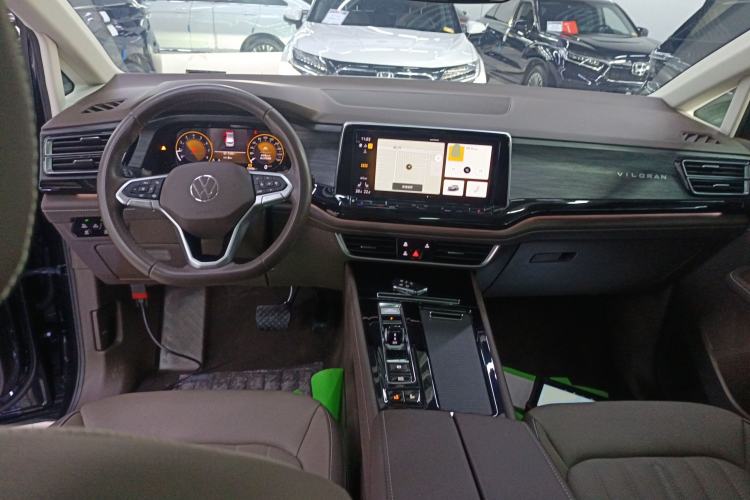 Used Volkswagen Viloran 2023 330TSI Luxury Edition Center Console