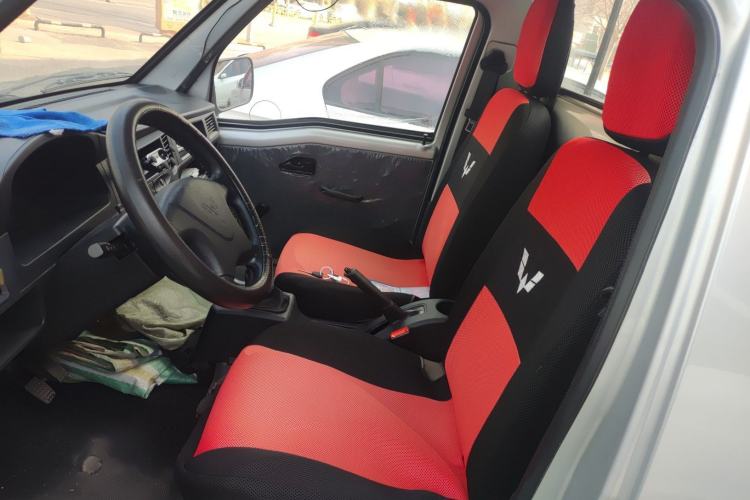 Used Wuling Zhiguang Small Truck 2020 1.2L Single Cab Left Rear Seat