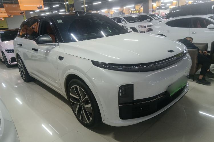 Used Li Auto L7 2023 Max model Front Right 45 Deg