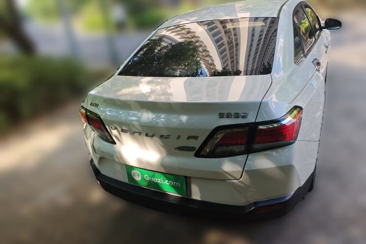 Used Venucia D60 2018 1.6L CVT Smart Connect Elite Edition