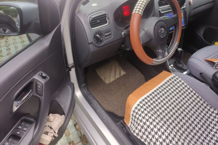 Used Volkswagen Polo 2013 1.4L Automatic Comfort Edition Driver Seat