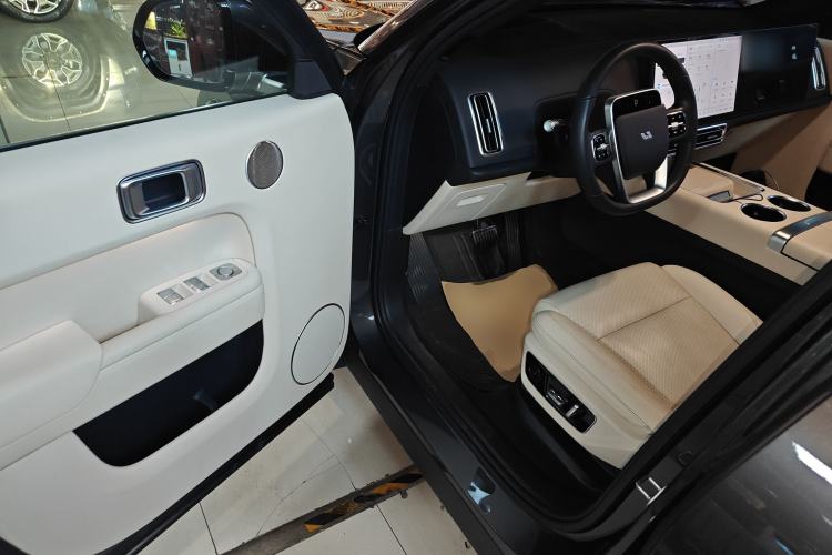 Used Li Auto L7 2023 Pro Model
