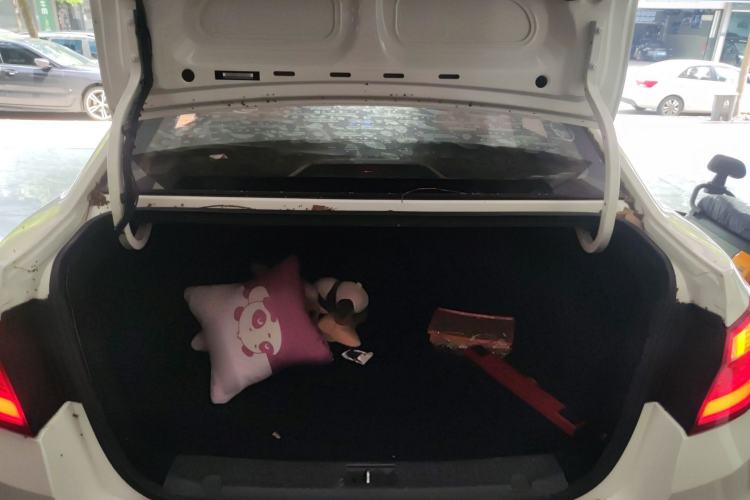 Used CHANGAN Eado 2016 1.6L GDI Automatic JingShang Model Trunk