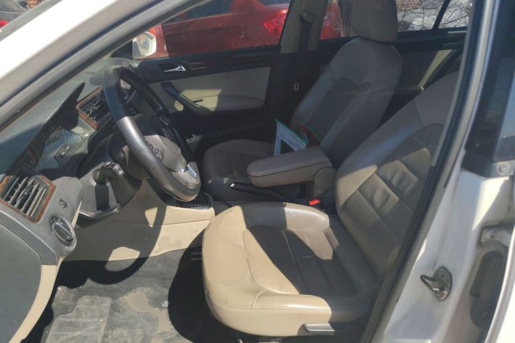 Used Volkswagen Santana 2013 1.6L Automatic Luxury Edition Left Front Seat