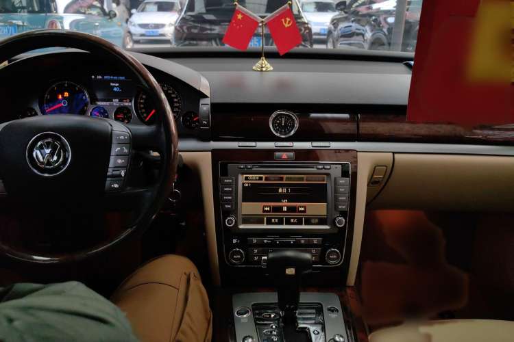 Used Volkswagen Phaeton 2012 3.0L Executive Version
