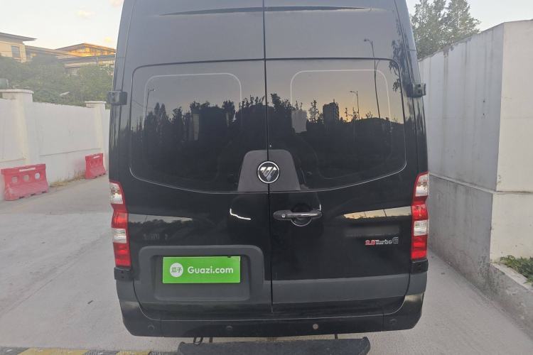 Used Foton Toano 2023 2.8T Manual Jixiang Long Wheelbase Mid-Top with Rear Dual Tires 7/9 Seats Rear