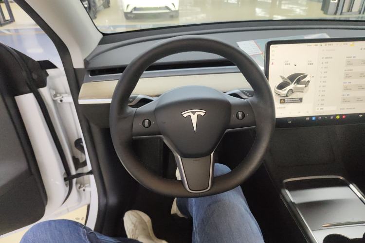 Used Tesla Model Y 2022 Rear-Wheel-Drive Version
