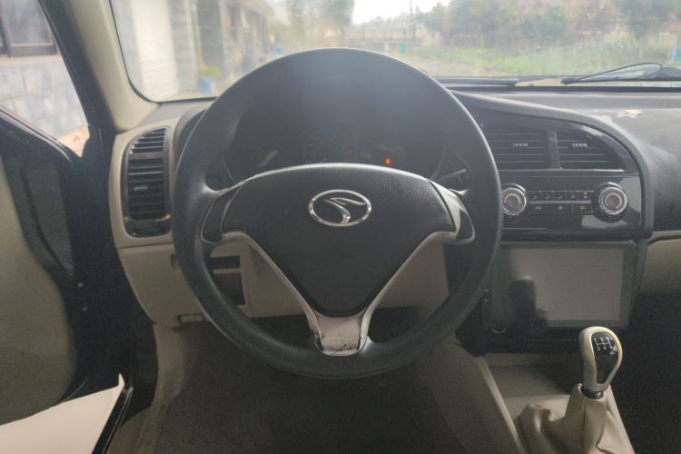 Used Soueast V3 Lingyue 2014 1.5L Manual Smart Edition Steering Wheel