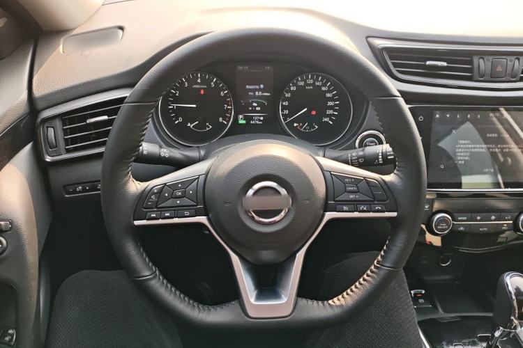 Used Nissan X-Trail 2023 Classic 2.0L Two-Wheel Drive Smart Connect Premium Edition
