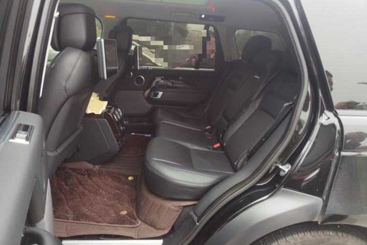 Used Land Rover Range 2022 3.0 L6 400 PS Classic Extended Version
