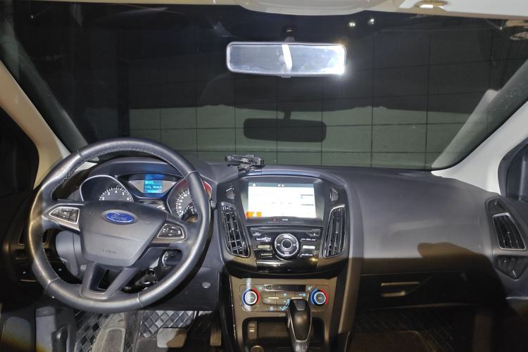 Used Ford Focus 2015 Hatchback EcoBoost 125 Automatic Supreme Style Edition
