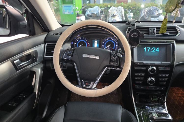 Used Haval H2 2018 Red-Label 1.5T Dual-Clutch Two-Wheel-Drive Luxury Model Steering Wheel