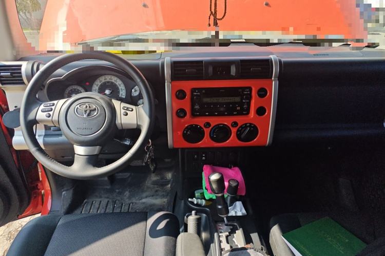 Used Toyota FJ Cruiser 2013 4.0L Center Console