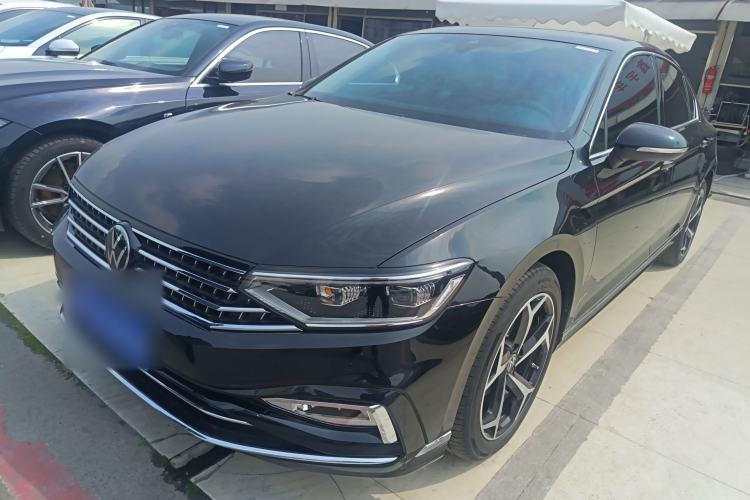 Used Volkswagen Magotan 2025 Revised Version Zhongxiang Edition 330TSI DSG Luxury Trim