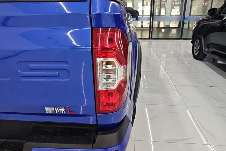 Used SAIC MAXUS Xingji 2023 Starry L 2.0T Diesel Automatic 2WD Elite Edition Long Bed
