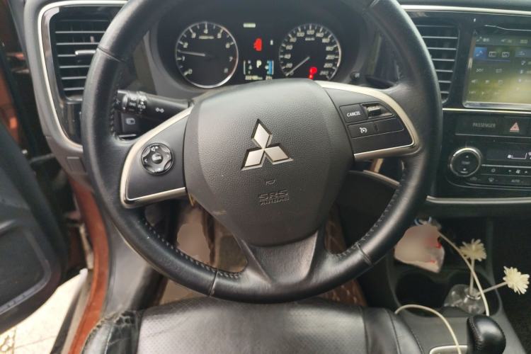 Used Mitsubishi Outlander 2013 2.4L 4x4 Luxury Navigation Edition 5 Seats
