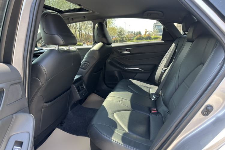 Used Toyota Avalon 2019 Dual-Engine 2.5L Luxury Edition China VI Standard
