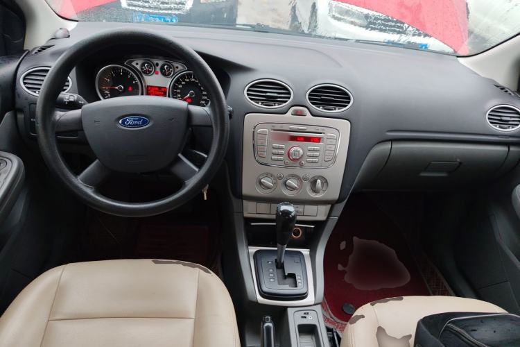 Used Ford Focus 2013 Hatchback Classic 1.8L Automatic Base Model Center Console