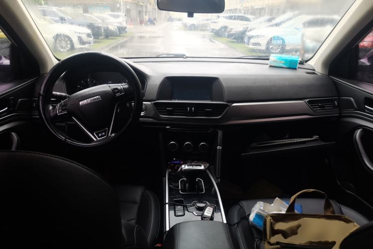 Used Haval H6 2017 Blue Label Sport Edition 1.5T Automatic Two-Wheel Drive Luxury Model Center Console