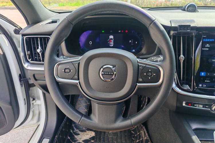 Used Volvo S60 2024 B4 Zhiyi Luxury Edition