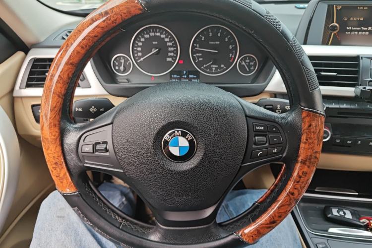 Used BMW 3 Series 2014 320i Active Edition
