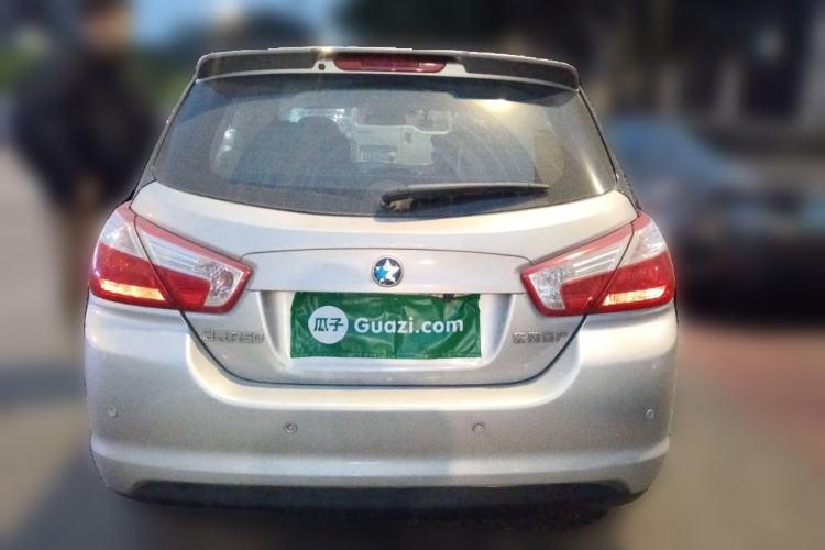 Used Venucia R50 2015 1.6L Automatic Luxury Edition
