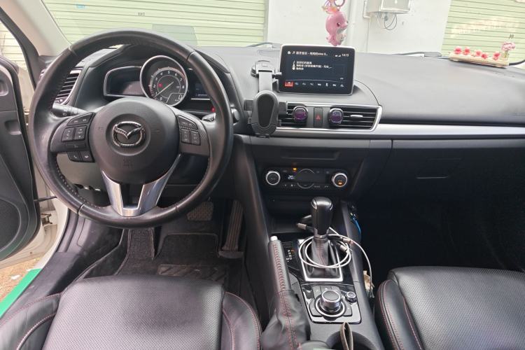 Used Mazda 3 Axela 2014 Hatchback 2.0L Automatic Flagship Model