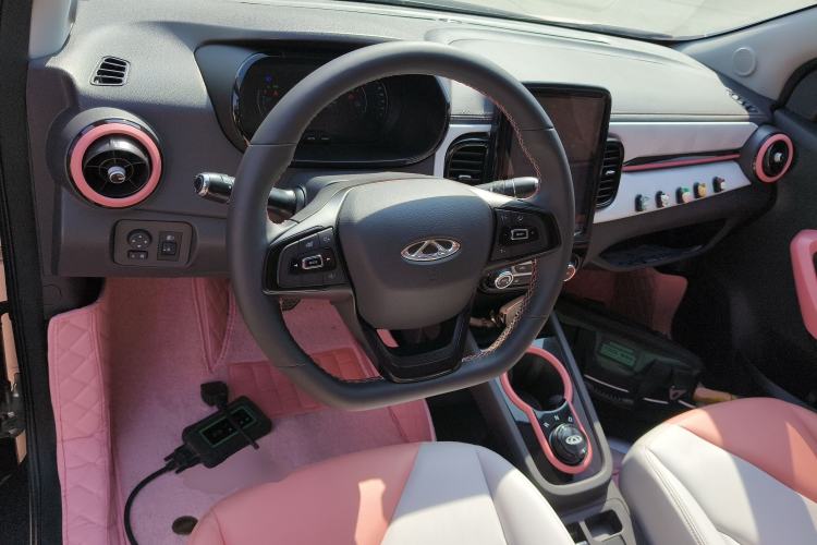 Used Chery QQ Little Ant 2022 Sweet Pink Edition Half-Sugar Version Lithium Iron Phosphate 29.2 kWh 30 kW 301 km
