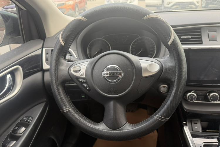 Used Nissan Sylphy 2019 1.6XV CVT Smart Connect Luxury Edition China VI Standard Interior 8