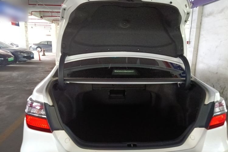 Used Toyota Camry 2016 2.5G 10th Anniversary Deluxe Navigation Edition
