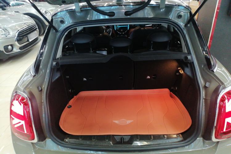 Used MINI MINI 2018 1.5T COOPER Artist Five-Door Edition
