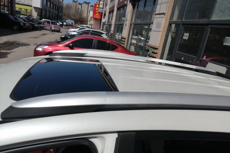 Used Toyota RAV4 2015 2.0L CVT Two-Wheel Drive Fashion Edition Roof