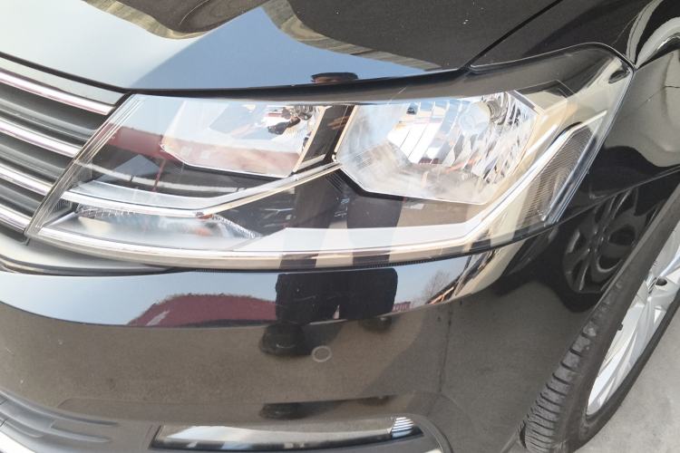 Used Volkswagen Lavida 2015 1.6L Automatic Comfort Edition Left Front Headlight