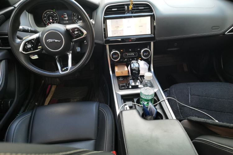 Used Jaguar XEL 2021 2.0T 250 PS R-DYNAMIC S Advanced Sport Edition Center Console