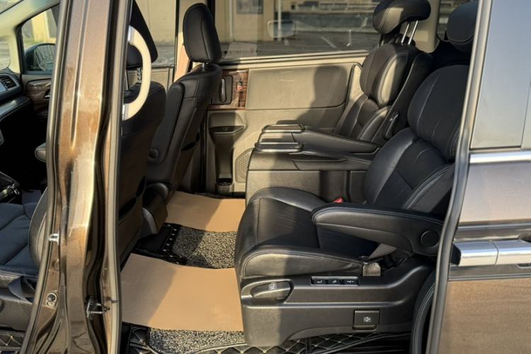 Used Honda Elysion 2016 2.4L Supreme Edition
