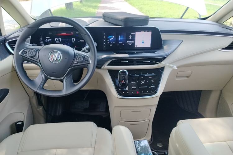 Used Buick GL8 2022 ES Landtrek 653T Luxury Edition